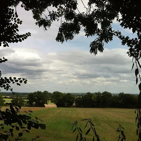 別荘 Quaint House With Garden In Ranville-breuilaud Bazauges